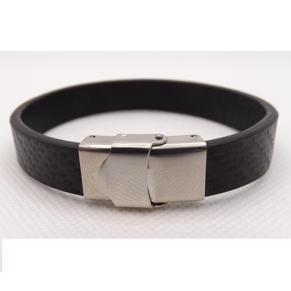 Armband in Leder mit Carbon-Optik und Edelstahlschließe